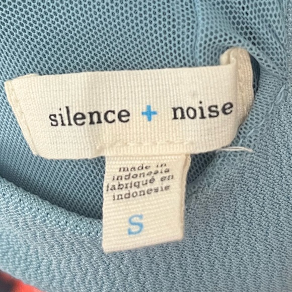 Baby blue backless party dress from Urban Outfitters - Picture 3 of 3